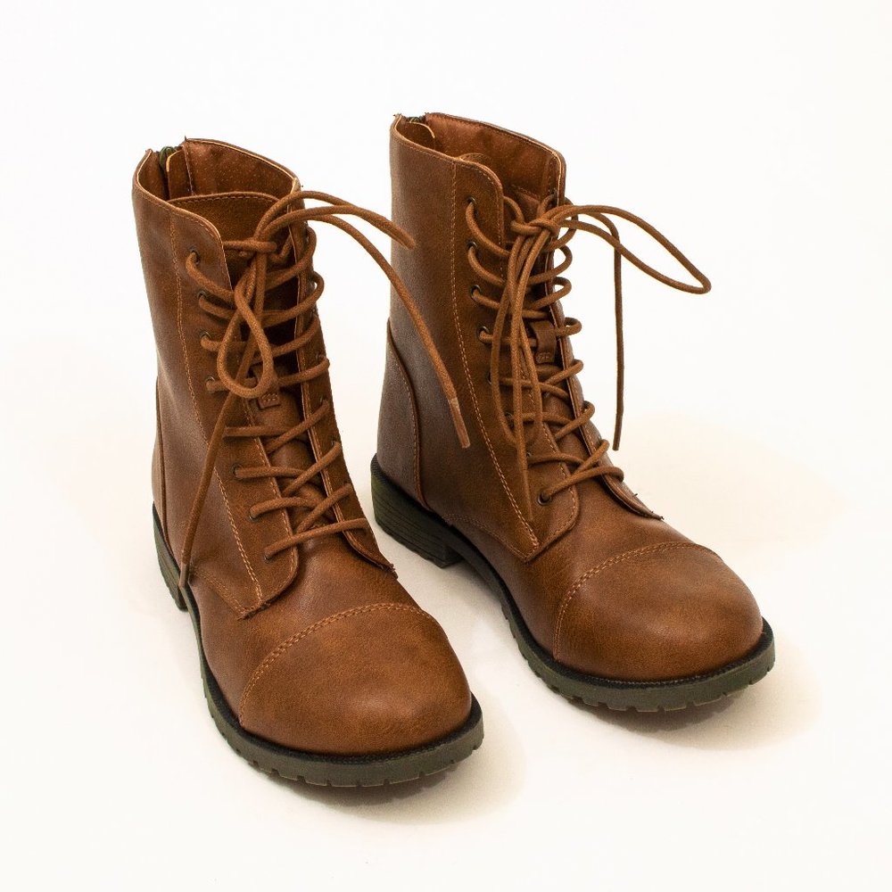 EUC Cat and Jack Girls Brown Combat Boots